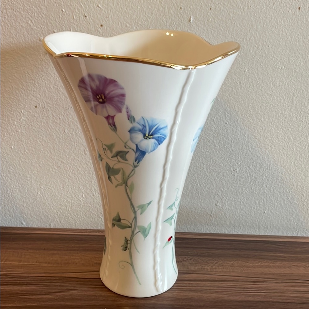 Lenox Morningside Cottage Elegant Floral Vase with Gold Trim